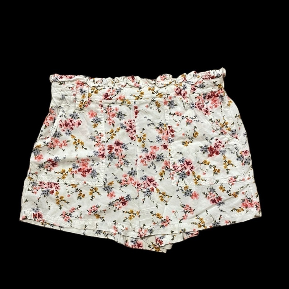 Women’s white floral shorts loose fit paperbag ruffle